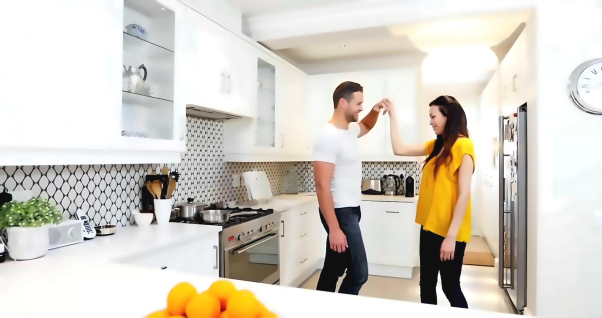 Gruppo di studenti durante una lezione di tecnica di danza urbana